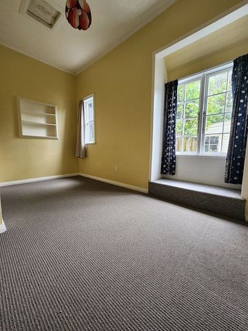 Spacious, Character Home in Kelburn - Photo 5