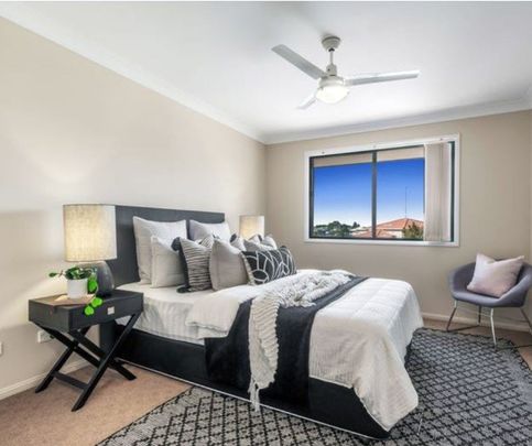 Private Townhouse in Secure Gated Complex - Photo 1