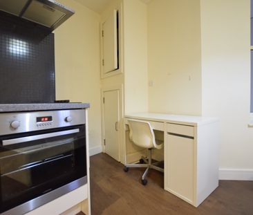 1 bed studio flat to rent in St Peter's Road, Bournemouth, BH1 - Photo 1