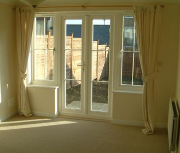 3 bedroom semi-detached house to rent - Photo 6