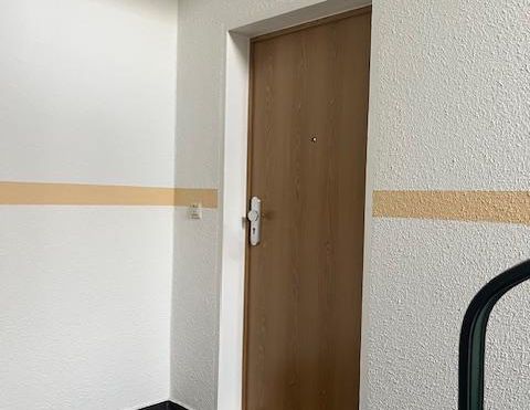 Gutgeschnittene 3 Zimmerwohnung mit Balkon und Blick ins Grüne! - Photo 1