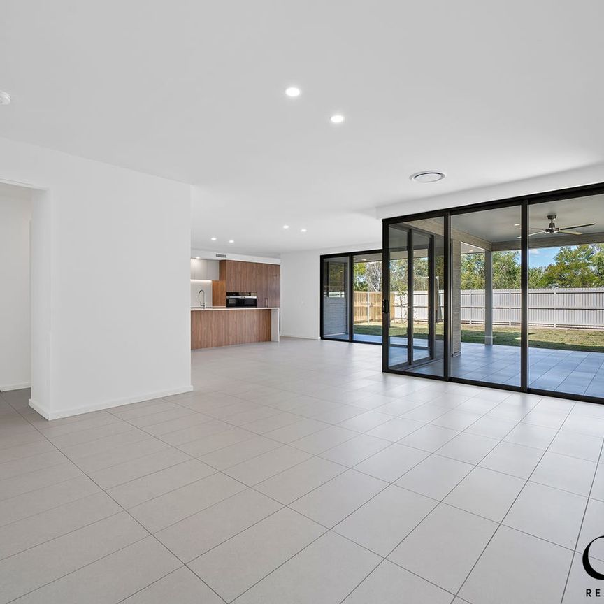 Luxury Living In The All New Norman Estate! - Photo 1