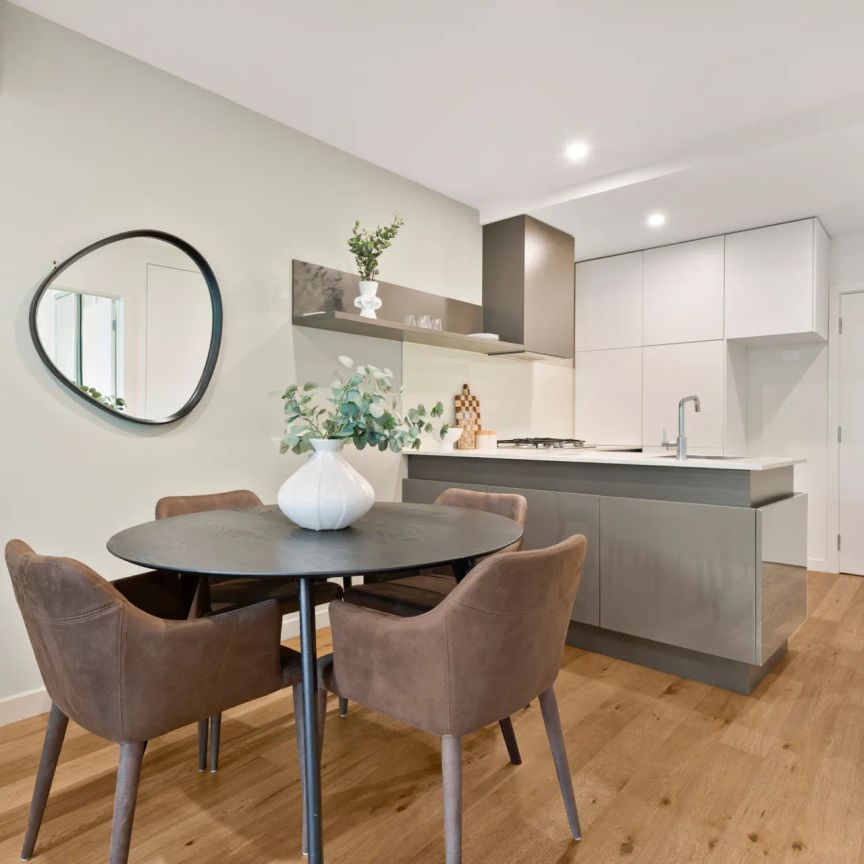 MODERN LIVING IN BAYSIDE LOCATION WITH BALCONY! - Photo 1