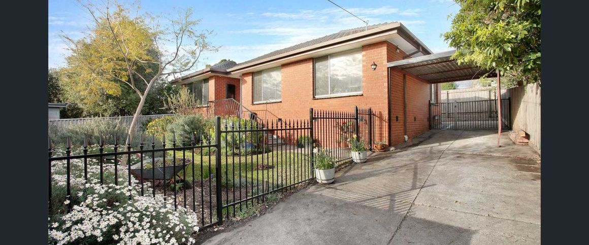 Beautiful Home in Chadstone! - Photo 1
