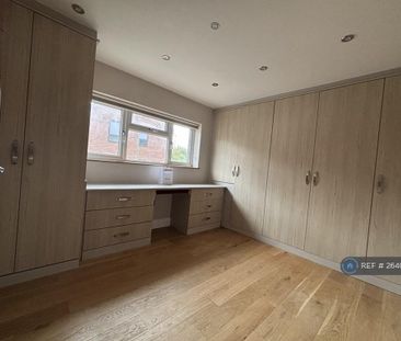 4 bedroom terraced house to rent - Photo 3