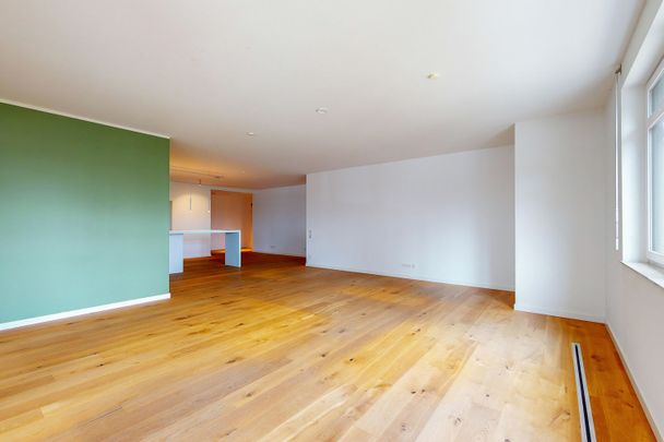 Luxuswohnung mit Car-Lift: Leben im preisgekrönten Papillon Gebäude - Photo 1