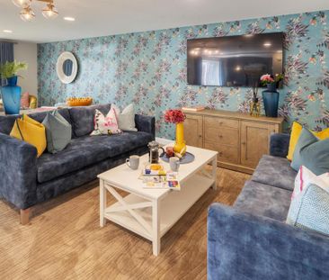 2 bedroom retirement property to rent - Photo 2