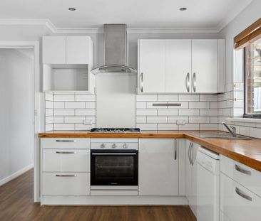 Family-Friendly Home With Big Shed Bonus! - Photo 5