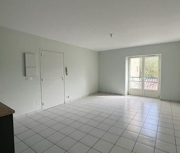 Location Appartement 3 pièces 52m² NIORT 79000 - Photo 3