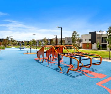 Extra Large Designer Style 3 Storey Terrace Home - Photo 2