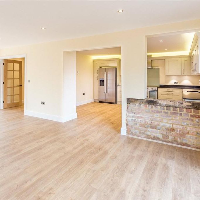 4 bedroom barn conversion to rent - Photo 1