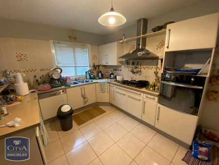 Location Appartement 5 pièces 100m² STE CLOTILDE 97490 - Photo 4