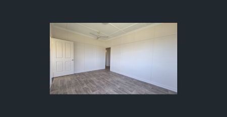 Freshly Renovated 3 Bedroom Home - Photo 5