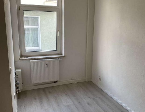 Erstbezug nach Sanierung Besichtigung am 3.12. von 10-14 Uhr - Photo 1