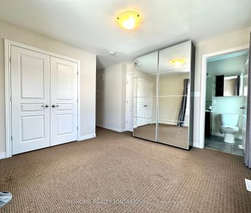 Townhouse For Lease | X8119084 - Photo 2