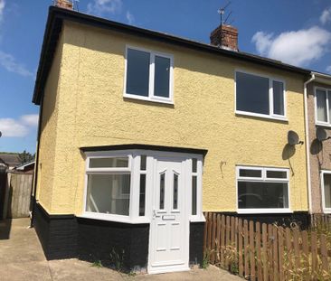 3 bedroom semi-detached house to rent - Photo 1