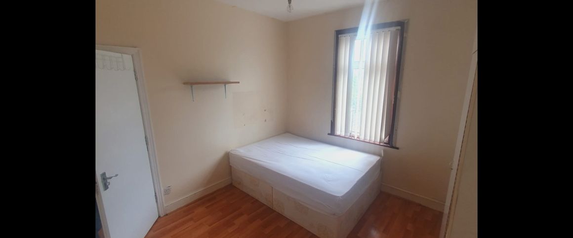 Room in a Shared House, Arlington Gardens, IG1 - Photo 1