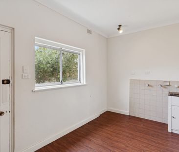 A Mighty Little Charmer in the Heart of Perth - Photo 3