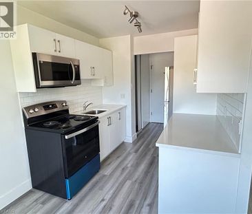 54 COUNTRY HILL Drive Unit# 318, Kitchener, Ontario, N2E1R7 - Photo 4