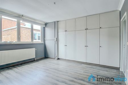 Appartement met binnenplaats en kantoor of tweede appartement met tuin. - Foto 2