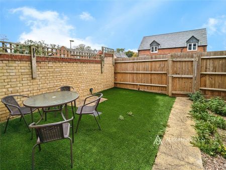 1 bedroom in a house share to rent - Photo 5