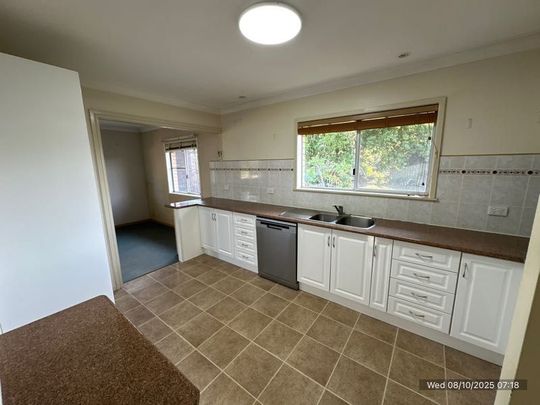 Split level home in quiet cul-da-sac - Photo 1