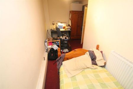 3 bedroom ground floor flat to rent - Photo 5