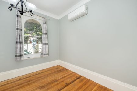 Charming Inner-City Terrace with Character & Space - Photo 2