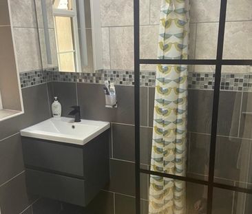 Harvey Gardens, London, SE7 - Photo 2