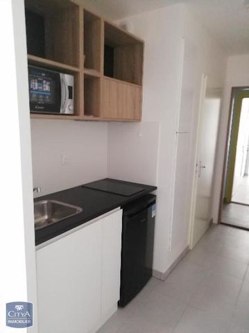 Location Appartement 1 pièce 20m² LYON 7ème - Photo 2