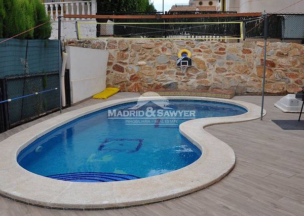 Beautiful 3 bedroom ground floor bungalow with private pool and large garden in Lomas de Cabo Roig!!
