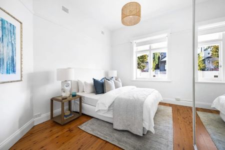 Three Bedroom House in great location - Photo 5