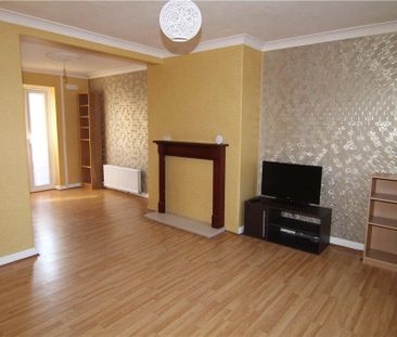 3 bedroom semi-detached house to rent - Photo 6