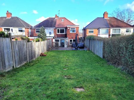3 bedroom semi-detached house to rent - Photo 4