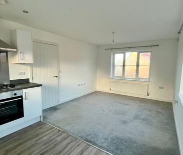 2 bedroom coach house to rent - Photo 2