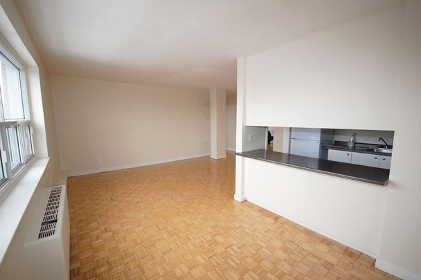 Perfectly Located in Centretown Ottawa - Central AC included in the price of rent - Photo 1