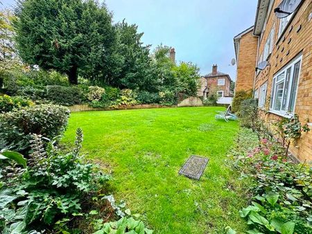 Tayles Hill Drive, Ewell, Epsom, KT17 - Photo 3