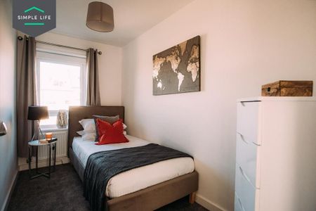 4 bedroom semi-detached house to rent - Photo 3