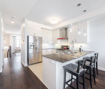 For Lease - 2439 Baronwood Drive, Oakville, Ontario - Photo 6