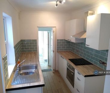 2 bedroom terraced house to rent - Photo 3