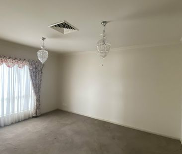 Family-Friendly Home for Rent in Dubbo - Photo 1