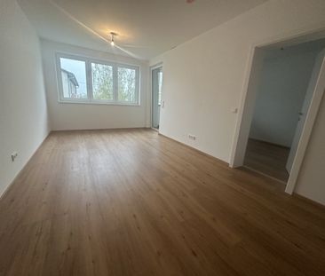 Moderne 3-Zimmer Wohnung mit Loggia, TG-Parkplatz und hochwertiger ... - Photo 1