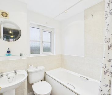 Ferndale Close, Gloucester - Photo 3