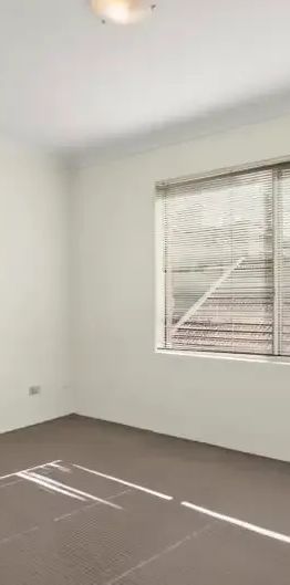 Modern One Bedroom Apartment in Kensington - Photo 1