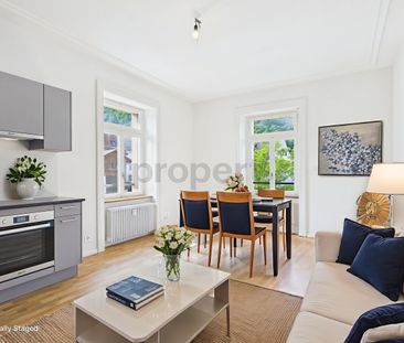 Charmante 3.5-Zimmer-Wohnung in denkmalgeschütztem Gebäude in Büsse... - Photo 3