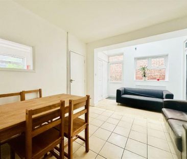 5 bedroom flat to rent - Photo 1