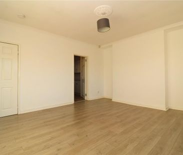 3 bedroom apartment to rent - Photo 2