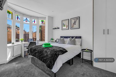 1 bedroom in a house share to rent - Photo 4