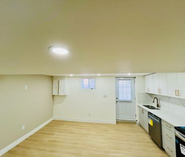 For Lease - 1342 Canford Crescent, Mississauga, Ontario - Photo 5