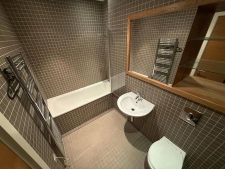 3 bedroom apartment to rent - Photo 2